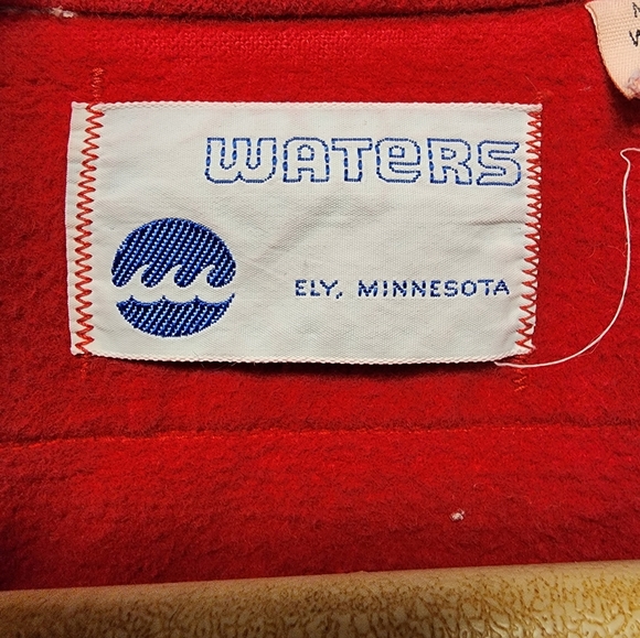 Boundary Waters 100% Cotton Red Shirt, Button Up. - Picture 6 of 7